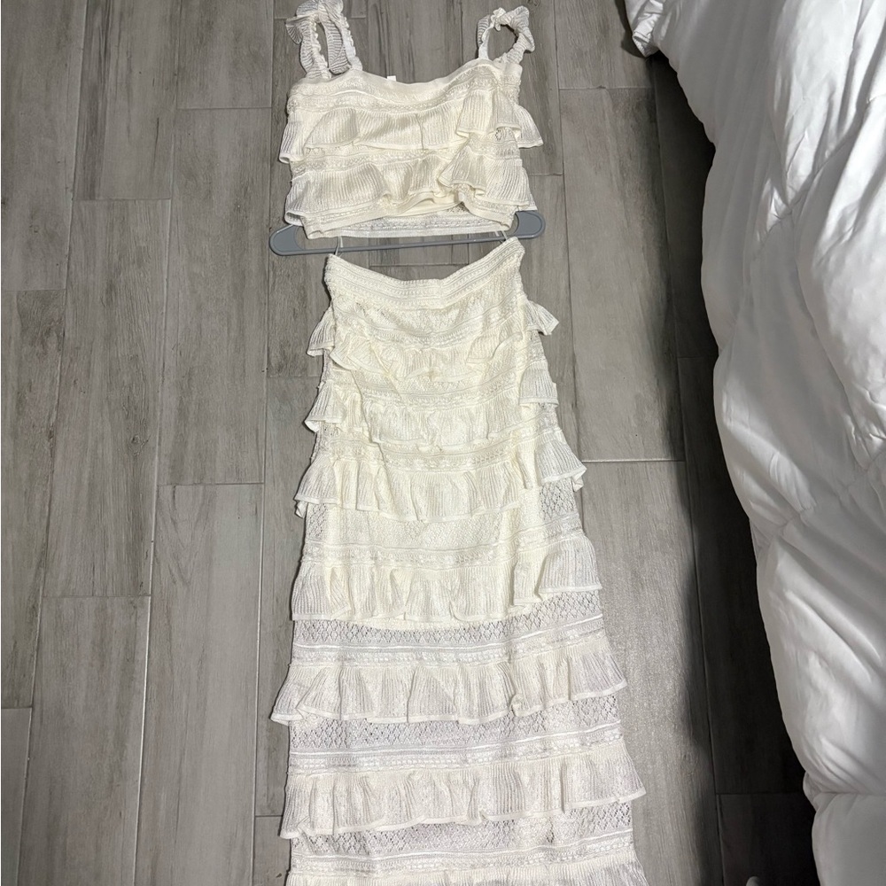White ruffle set